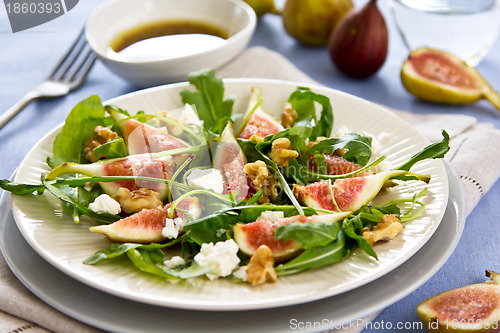 Image of Fig with Goat cheese and rocket salad 