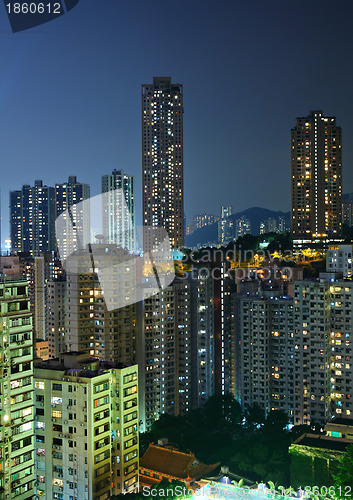 Image of Hong Kong with crowded buildings at night