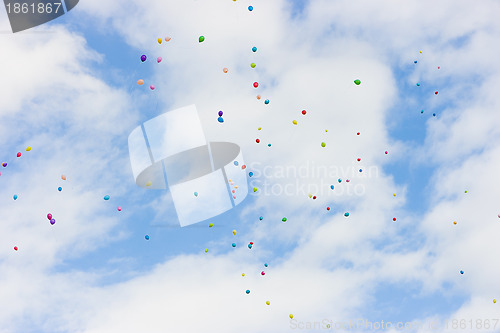 Image of balloons in the sky