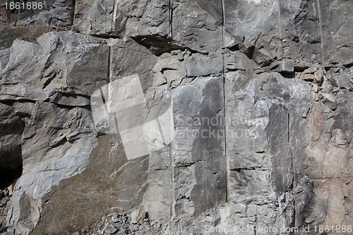 Image of The cut rock