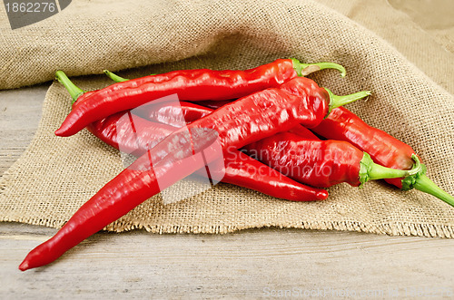 Image of Peppers hot red on sacking