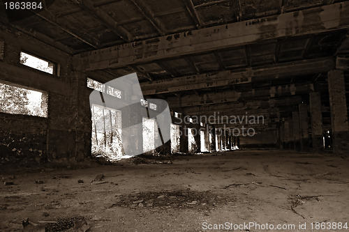 Image of old destroyed brick building