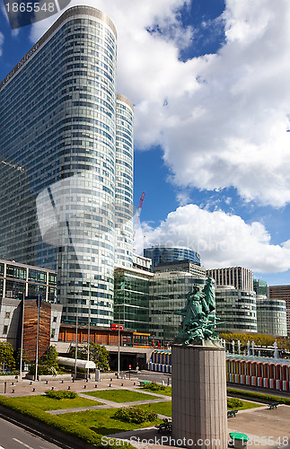 Image of Teh Statue of La Defense de Paris 