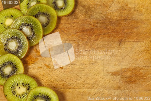 Image of kiwi slices
