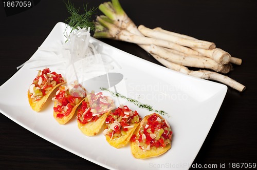 Image of potato chips with vegetables