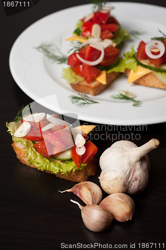 Image of Toast with vegetables