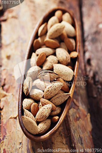 Image of almonds