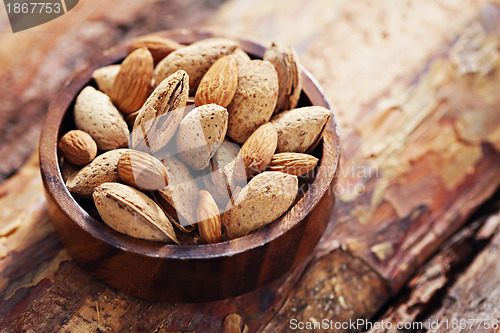 Image of almonds