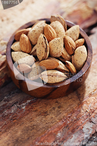 Image of almonds