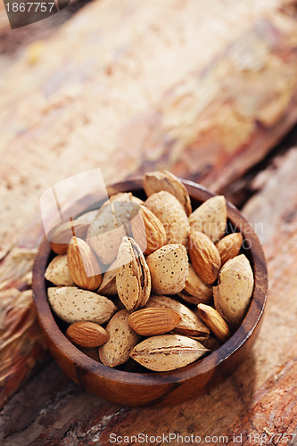 Image of almonds