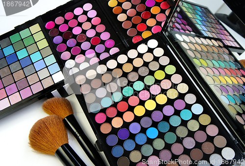 Image of Make-up palette and brushes