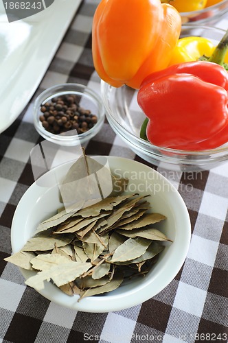 Image of bay leafs