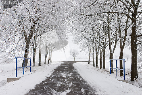 Image of Empty road 