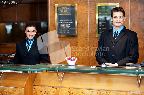 Image of Front desk colleagues posing for a picture