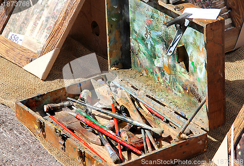 Image of Art brushes in the old suitcase