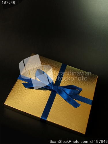 Image of Gold gift box - 1
