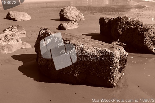 Image of large boulders on the ocean shore