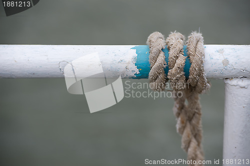 Image of knotted rope