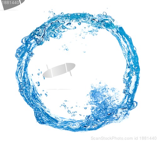 Image of circle made of water splashes