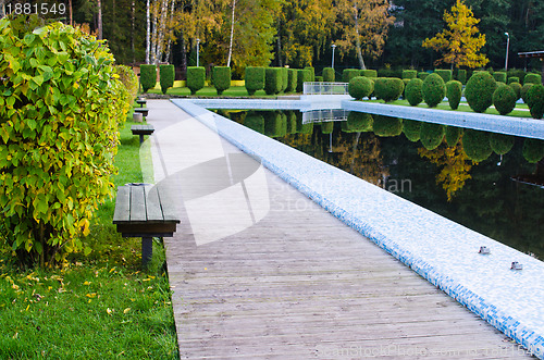 Image of Pool during autumn time