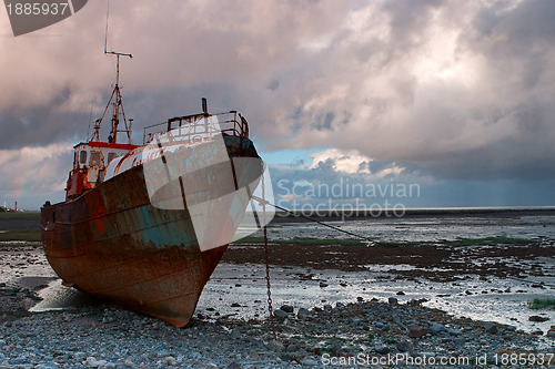 Image of Dead fishing boat 