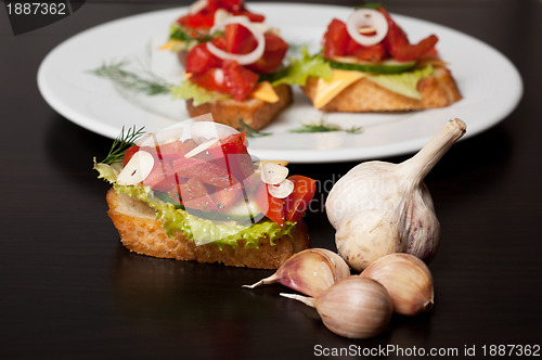 Image of Toast with vegetables