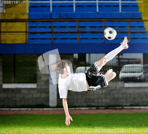 Image of football player in action