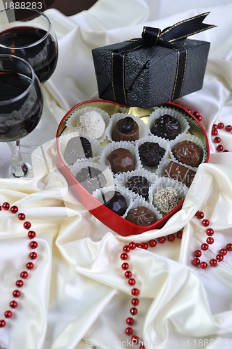 Image of wine, chocolate and praline decoration 