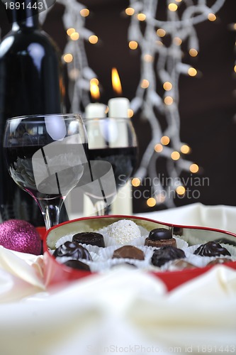 Image of vine, chocolate and praline decoration