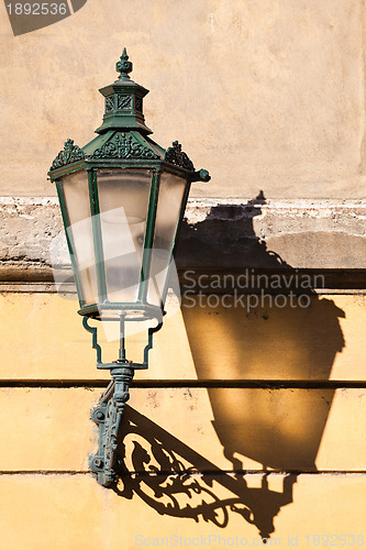 Image of The lantern 