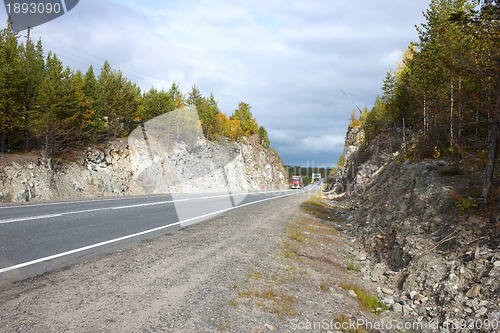 Image of The road through the rocks
