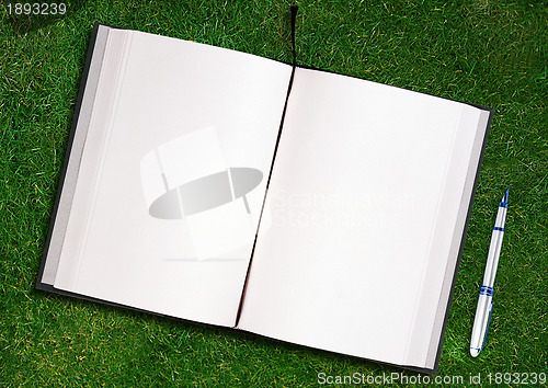 Image of blank opened book