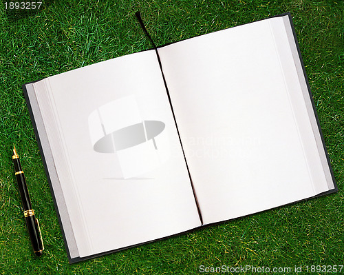 Image of blank opened book
