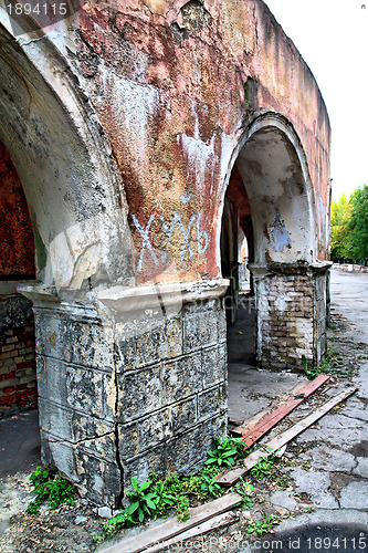 Image of pillar of the old building 