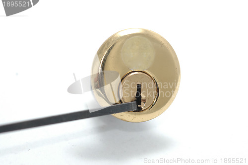 Image of Picking a lock