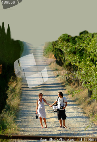 Image of Paar spaziert | couple is having a walk