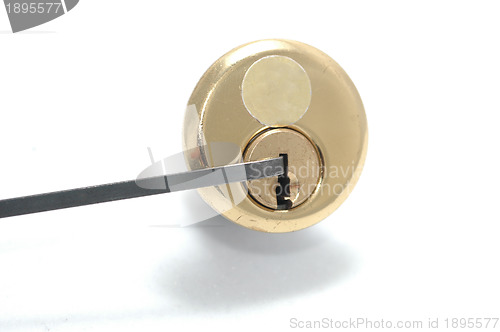 Image of Picking a lock