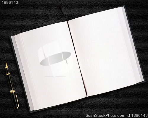 Image of blank opened book