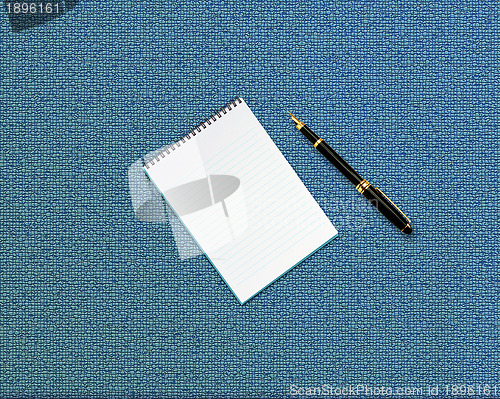 Image of blank opened notebook