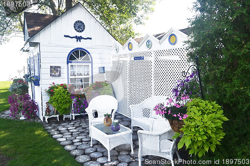 Image of Nice garden shed.