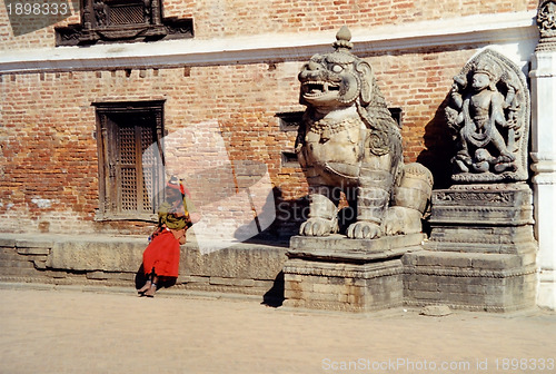 Image of brahman and lion statue in kathmandu