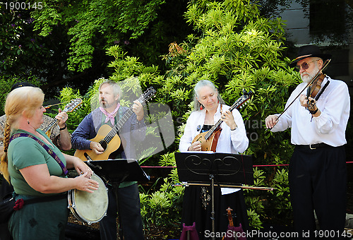 Image of Folklife musicians.