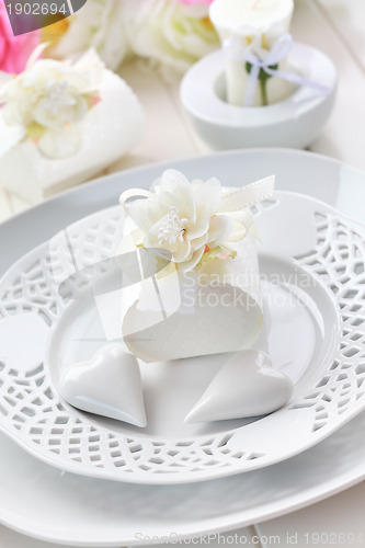 Image of Place setting in white