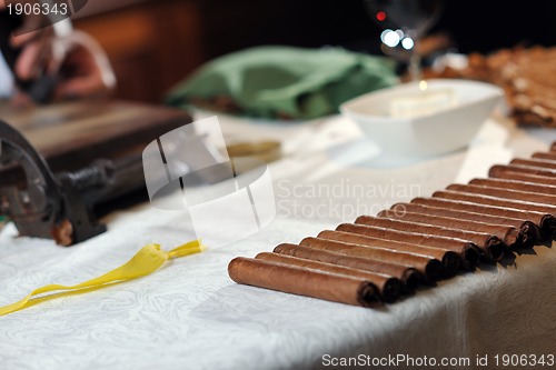 Image of man making luxury handmade cuban cigare