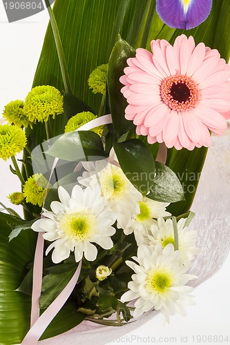 Image of fresh flower bouquet with gerber