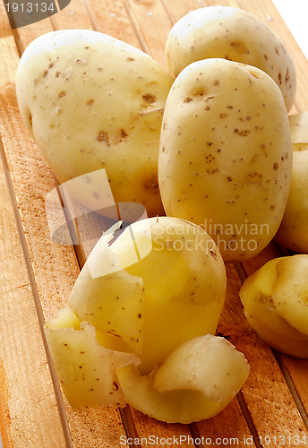 Image of Raw Potato Full body and Slices