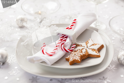 Image of Place setting in white for Christmas