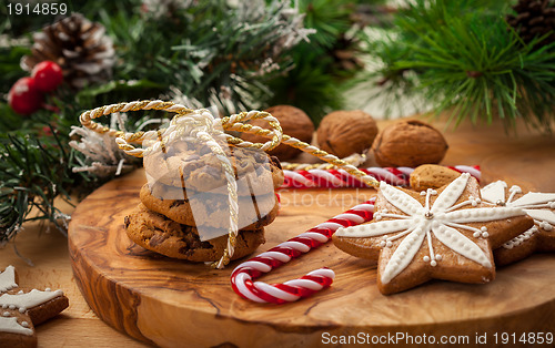 Image of Christmas nut and chocolate cookies