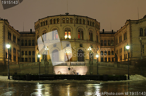 Image of Parliament.