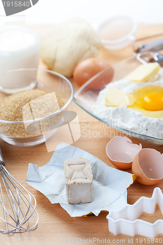 Image of Yeast and baking ingredients